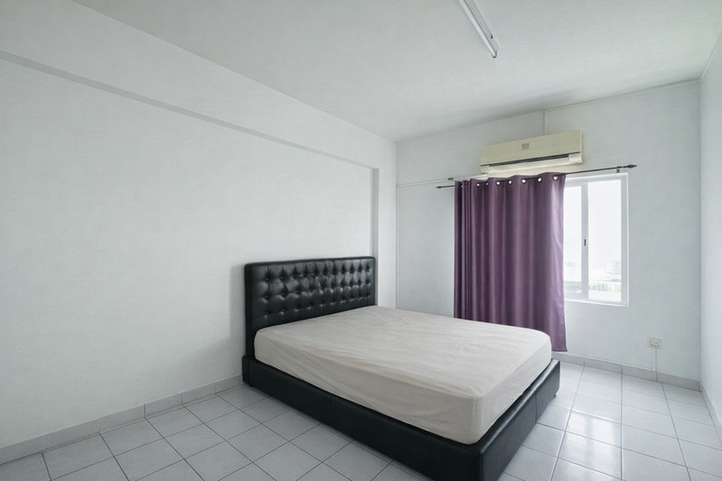Zan Ara Apartment Sungai Ara Relau Freehold Unit Good Condition RM270K