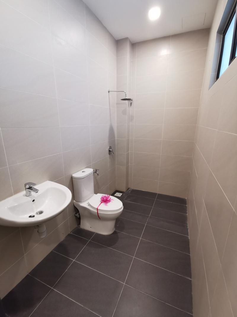 3 Storey Superlink House for Sale in Selayang Batu Caves – 5 Bedroom Terrace House Near KL City Centre